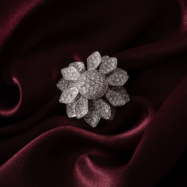 ANELLO IN ORO BIANCO CON DIAMANTI TAGLIO BRILLANTE