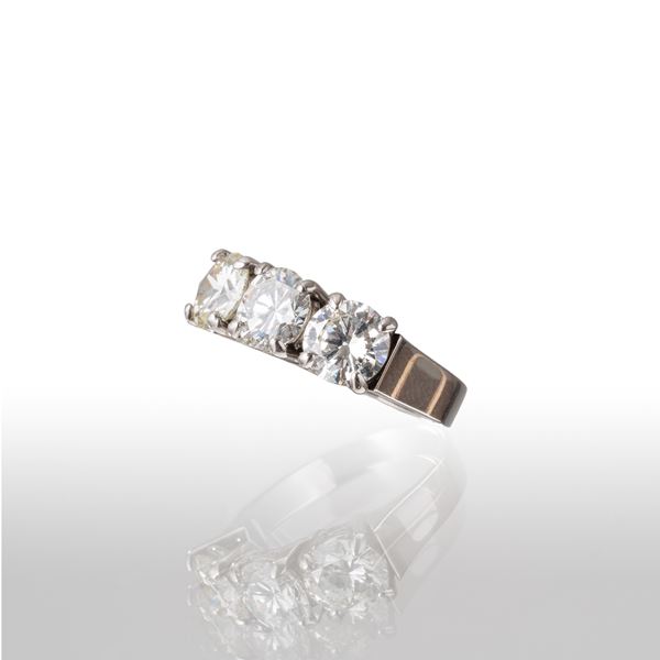 ANELLO TRILOGY IN ORO BIANCO CON DIAMANTI TAGLIO BRILLANTE