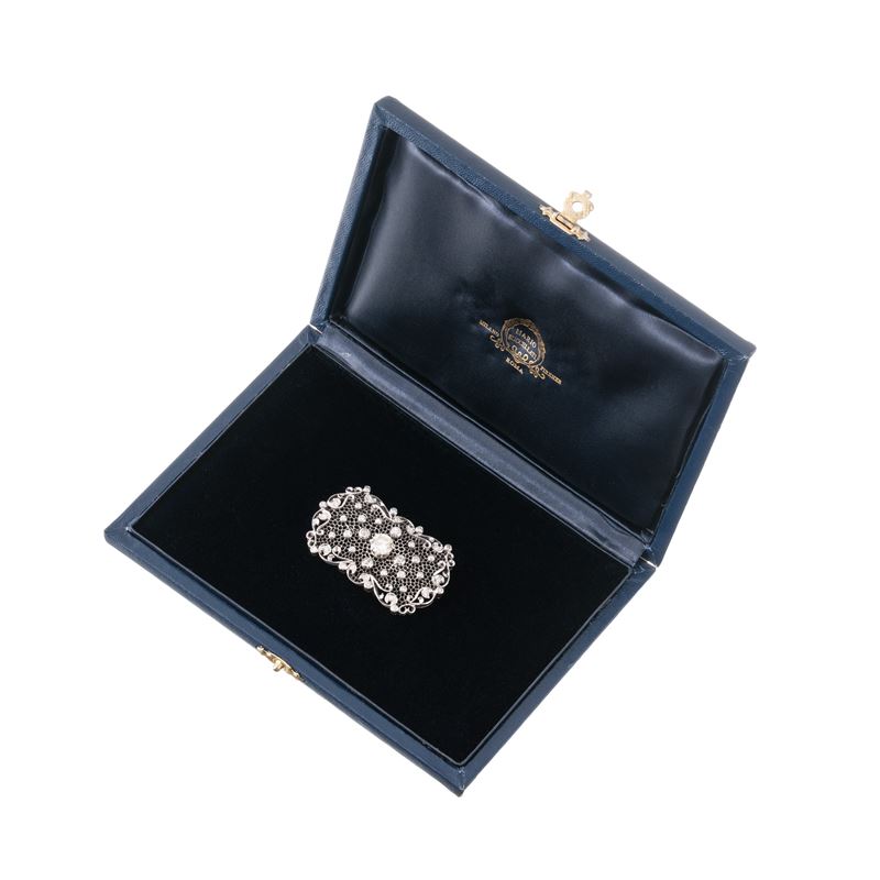 BUCCELLATI - SPILLA IN ORO E DIAMANTI