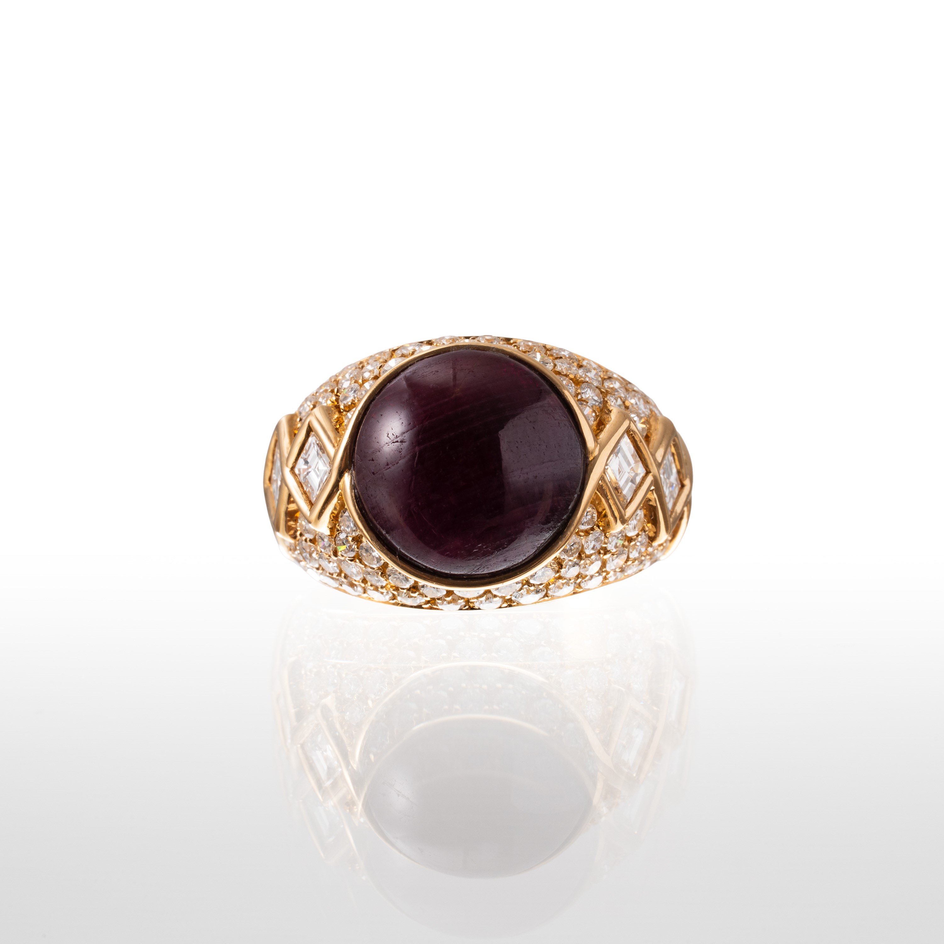 ANELLO IN ORO CON RUBINO E DIAMANTI