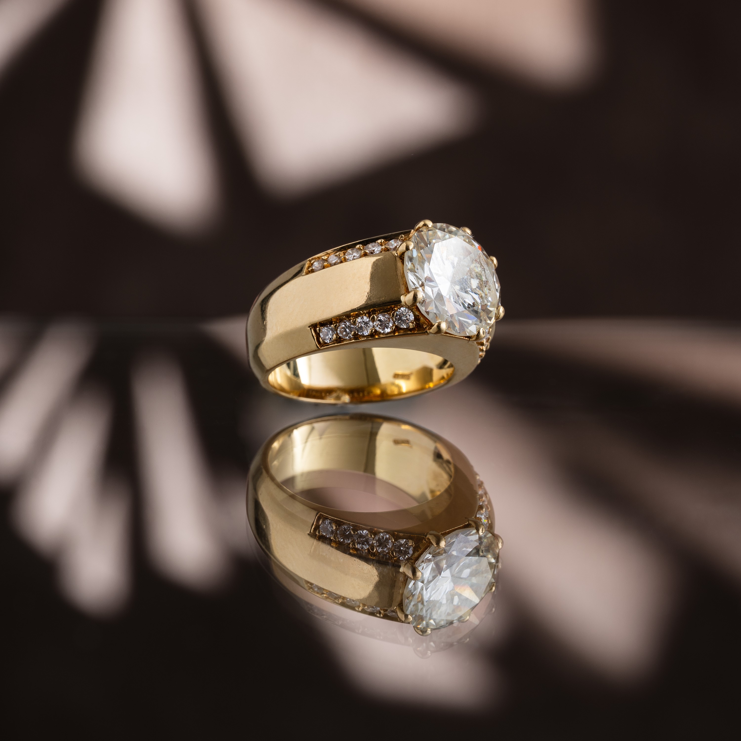 ANELLO IN ORO GIALLO 18 KT CON DIAMANTE