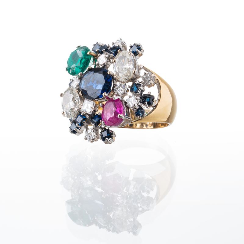 ANELLO A FANTASIA IN ORO GIALLO E BIANCO 18 KT CON ZAFFIRI, ZAFFIRO ROSA, SMERALDO E DIAMANTI
