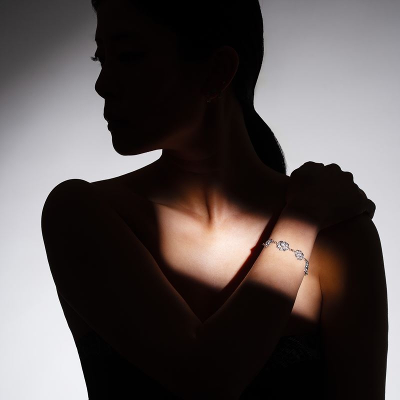 BRACCIALE BUCCELLATI MODELLO "OPERA" IN ORO BIANCO 18 KT