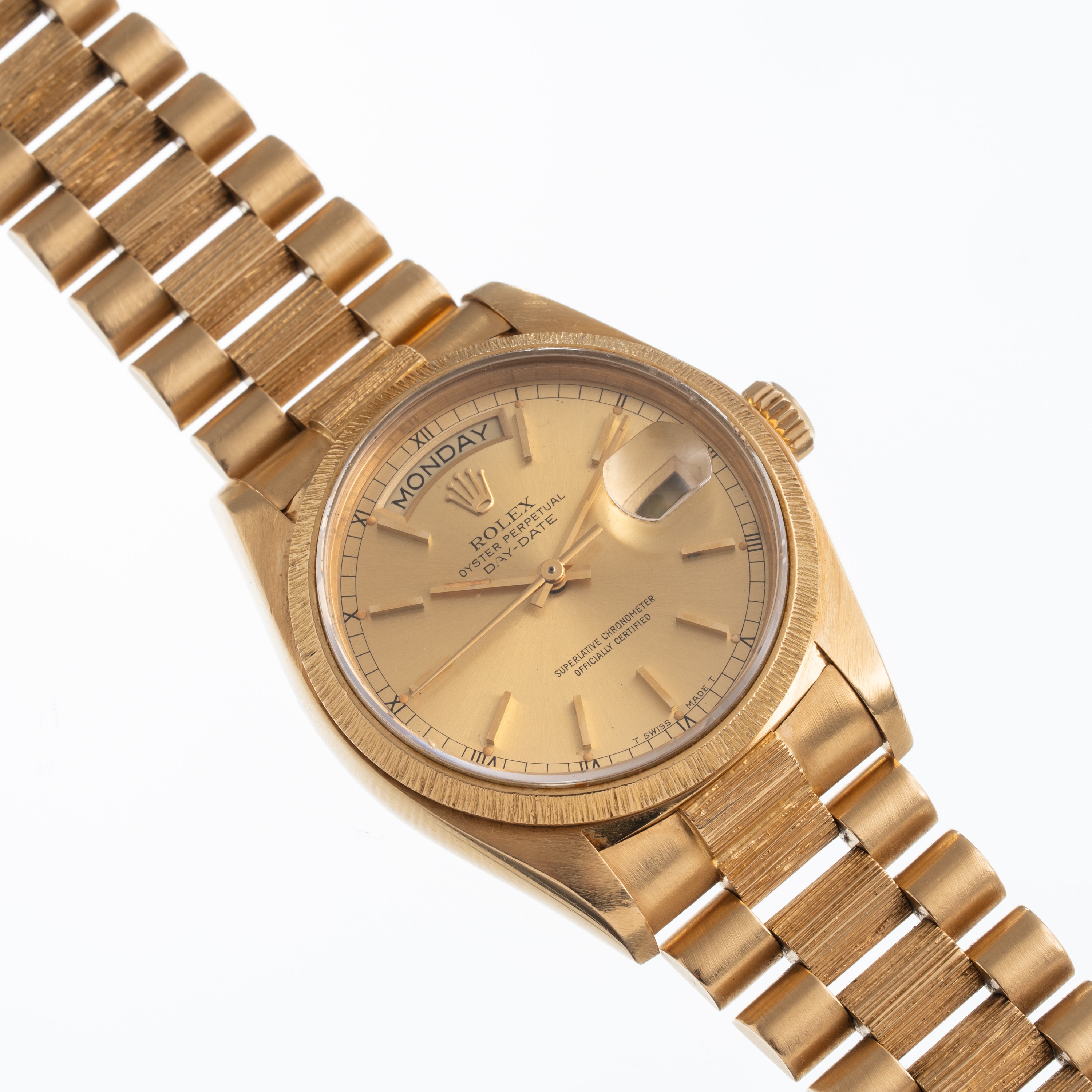 ROLEX - DAY DATE OROLOGIO DAY DATE IN ORO GIALLO 18 KT CON QUADRANTE CHAMPAGNE, GHIERA CON LAVORA...