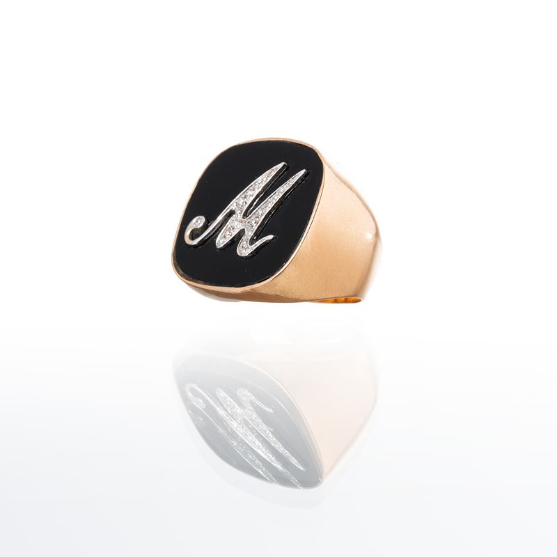 ANELLO ORO GIALLO 18 KT ‘M’ ONICE BRILLI