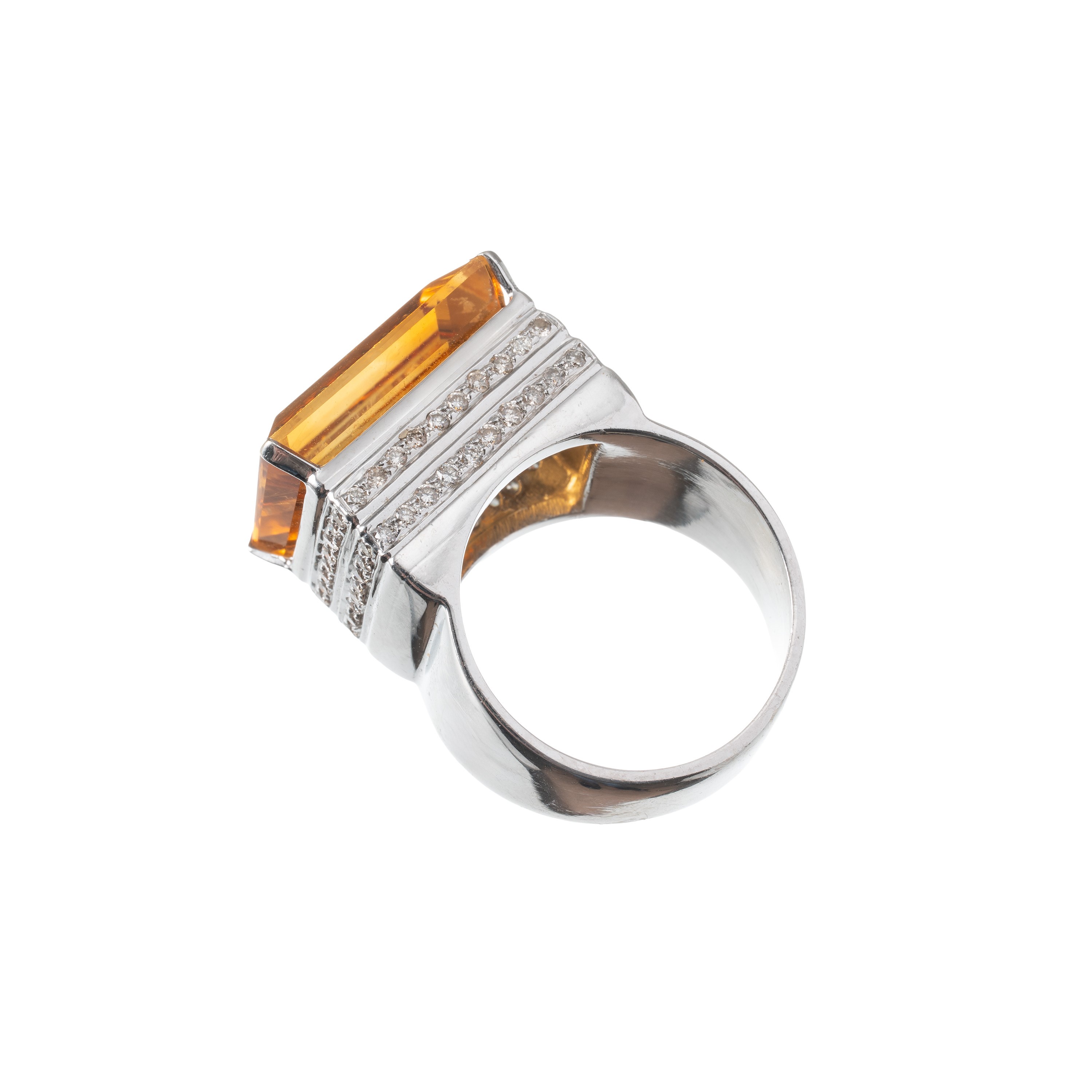 ANELLO IN ORO BIANCO 18 KT CON BRILLANTI E QUARZO CITRINO RETTANGOLARE