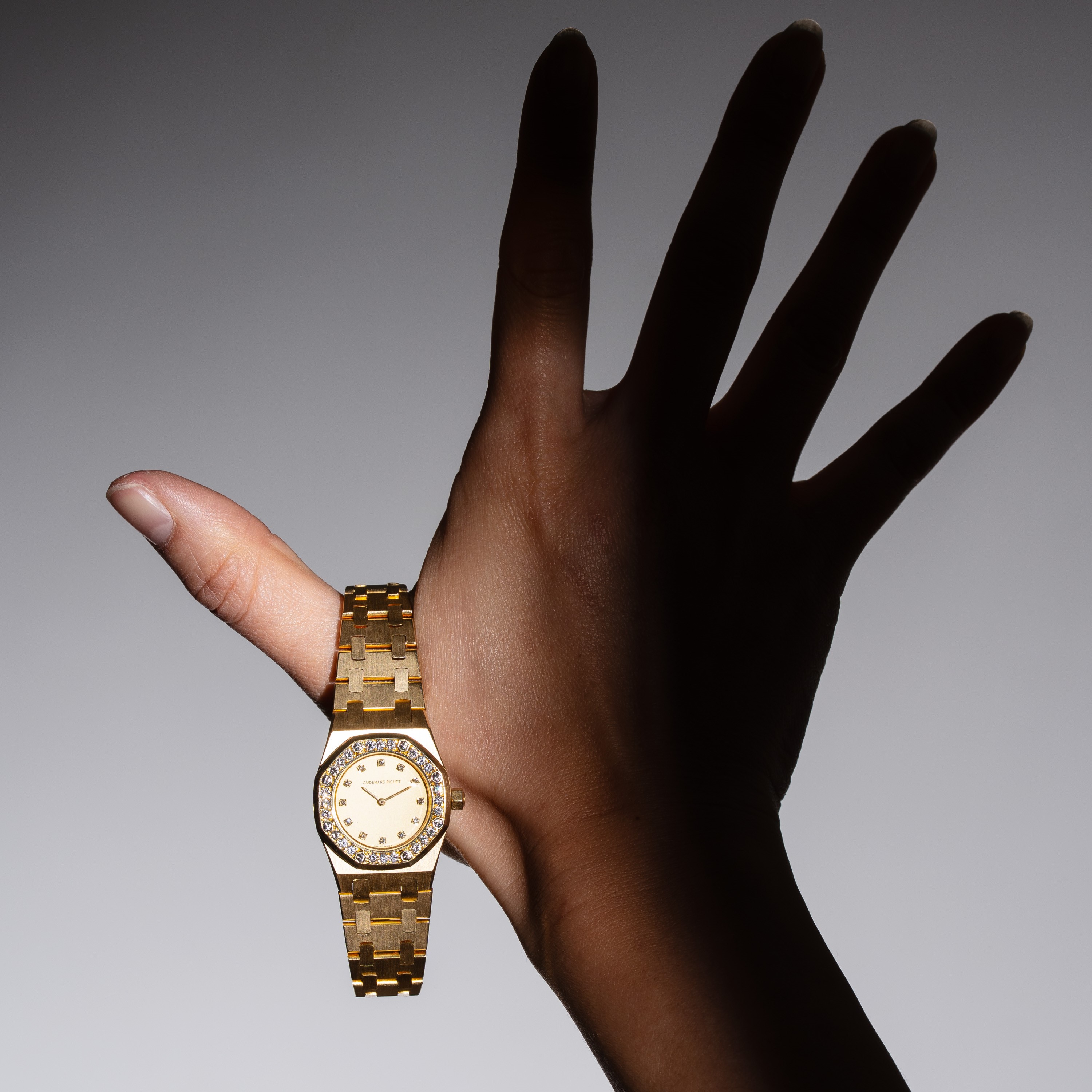 AUDEMARS PIGUET - ROYAL OAK LADY OROLOGIO SOLO TEMPO AL QUARZO IN ORO GIALLO 18 KT CON BRACCIALE ...