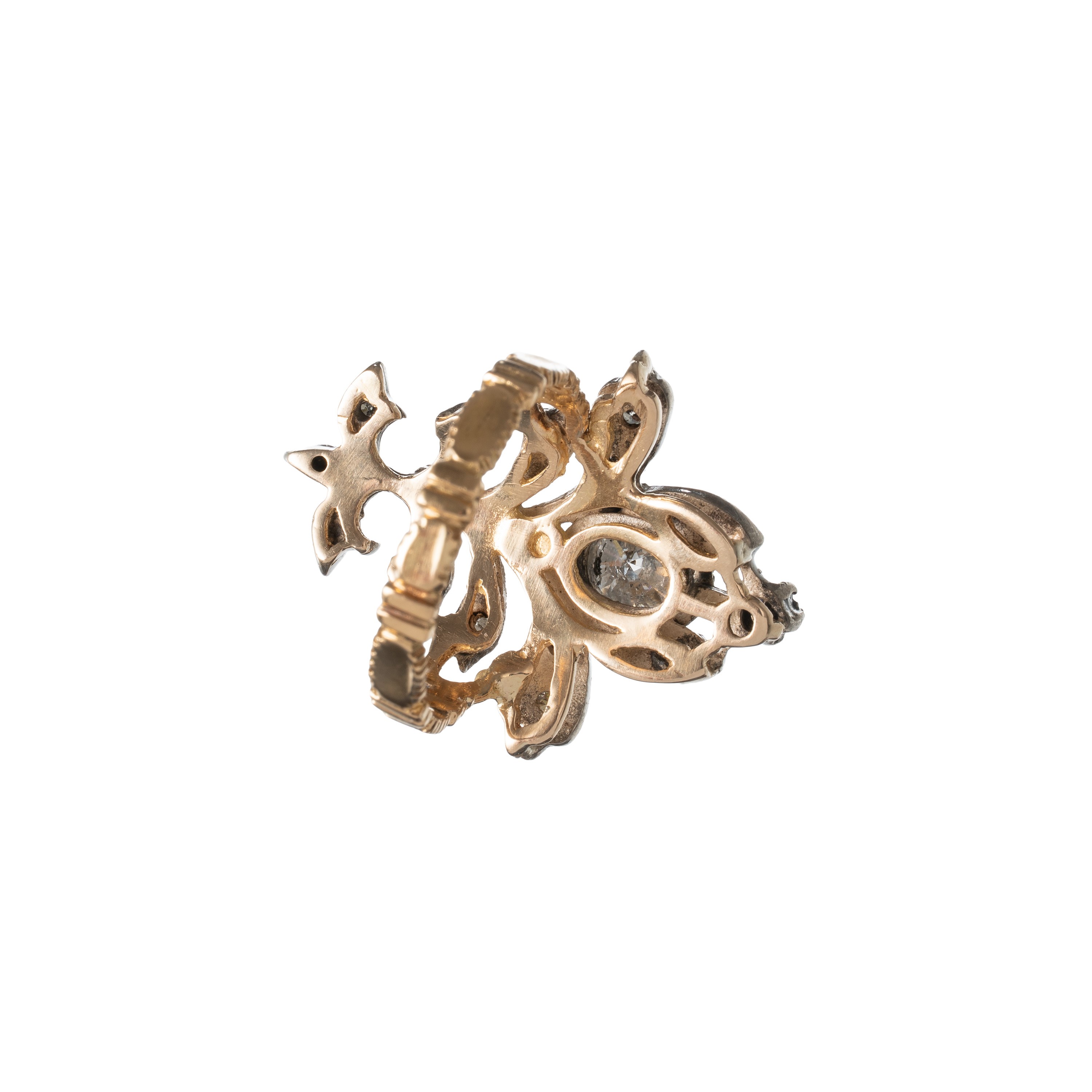 PAROURE, SPILLA E ANELLO IN ORO GIALLO 18 KT CON CONTORNO DI DIAMANTI